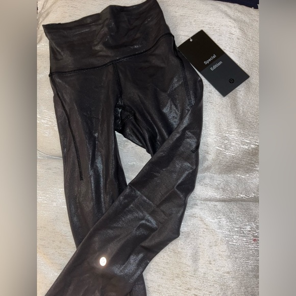 Wunder Train High-Rise Tight with Pockets 25"
Foil - Picture 6 of 7